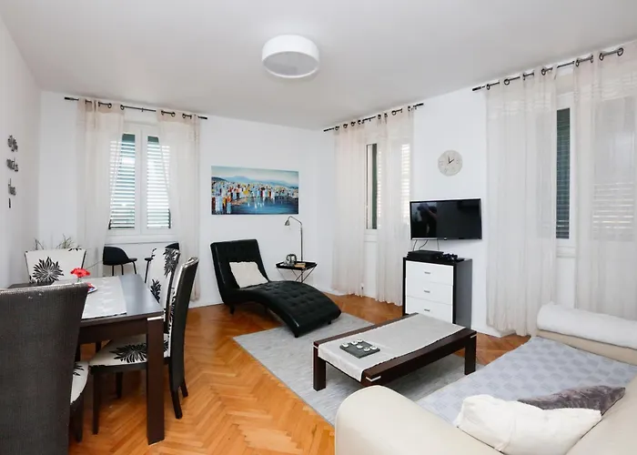 By The Sea - 23784 Šibenik